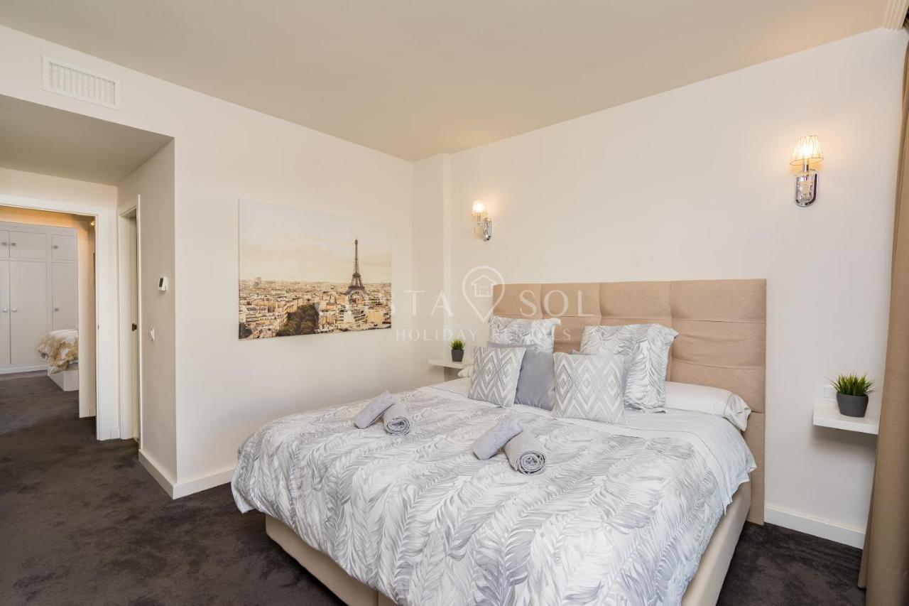 Puerto Marina-Benalmadena Luxury Apartment Dentro De La Isla Экстерьер фото