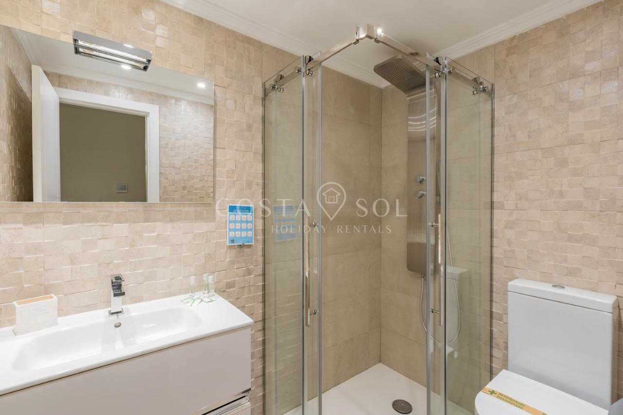 Puerto Marina-Benalmadena Luxury Apartment Dentro De La Isla Экстерьер фото